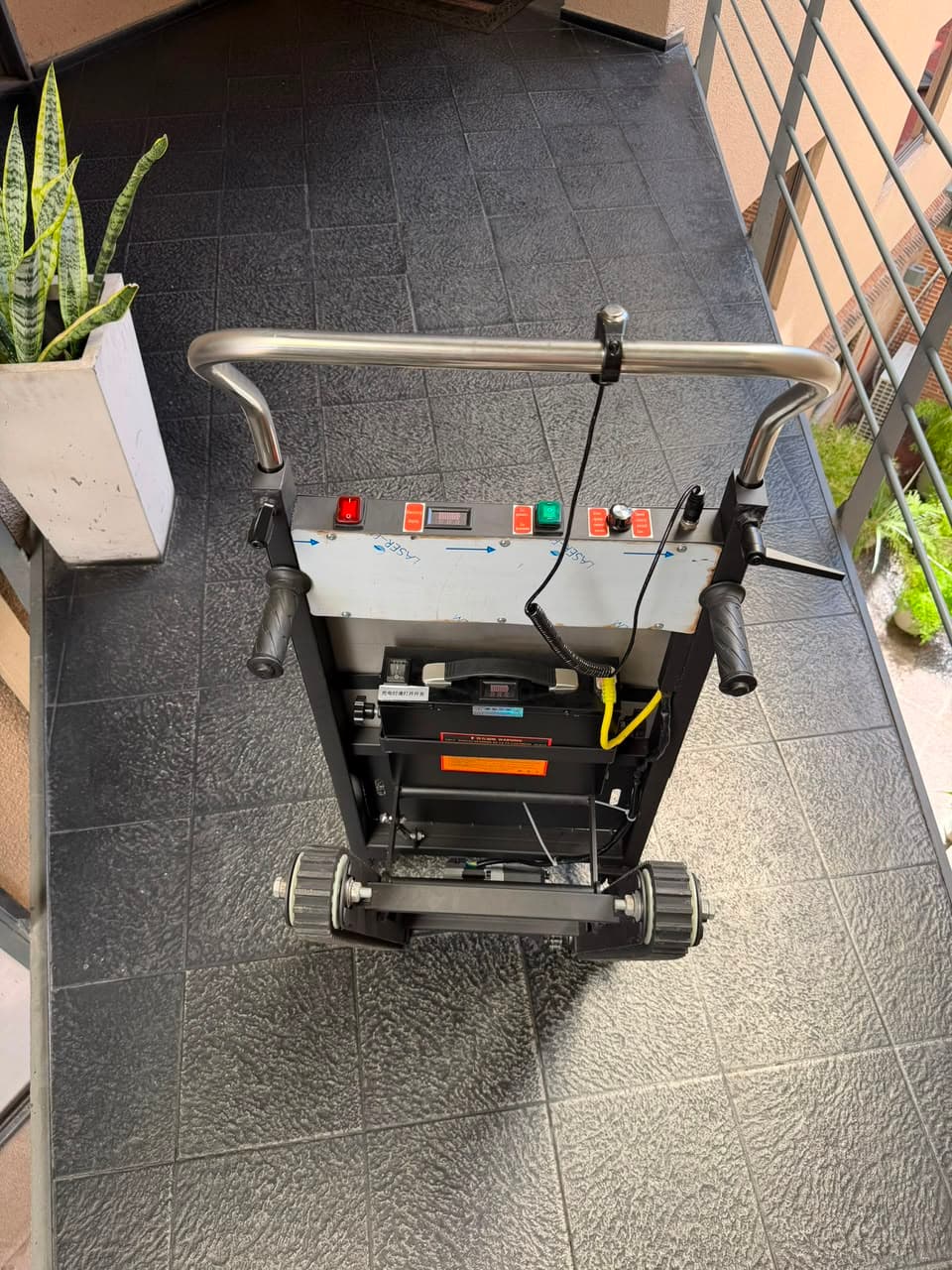 Zynetic Climber 300 carro de carga en escalon