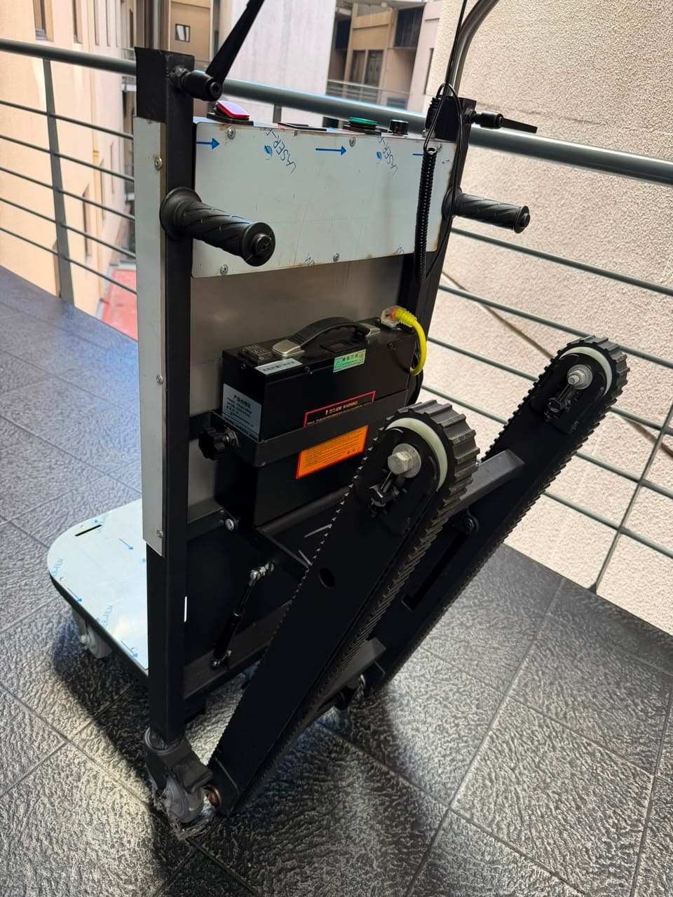 Zynetic Climber 300 plegado y guardado en vehiculo