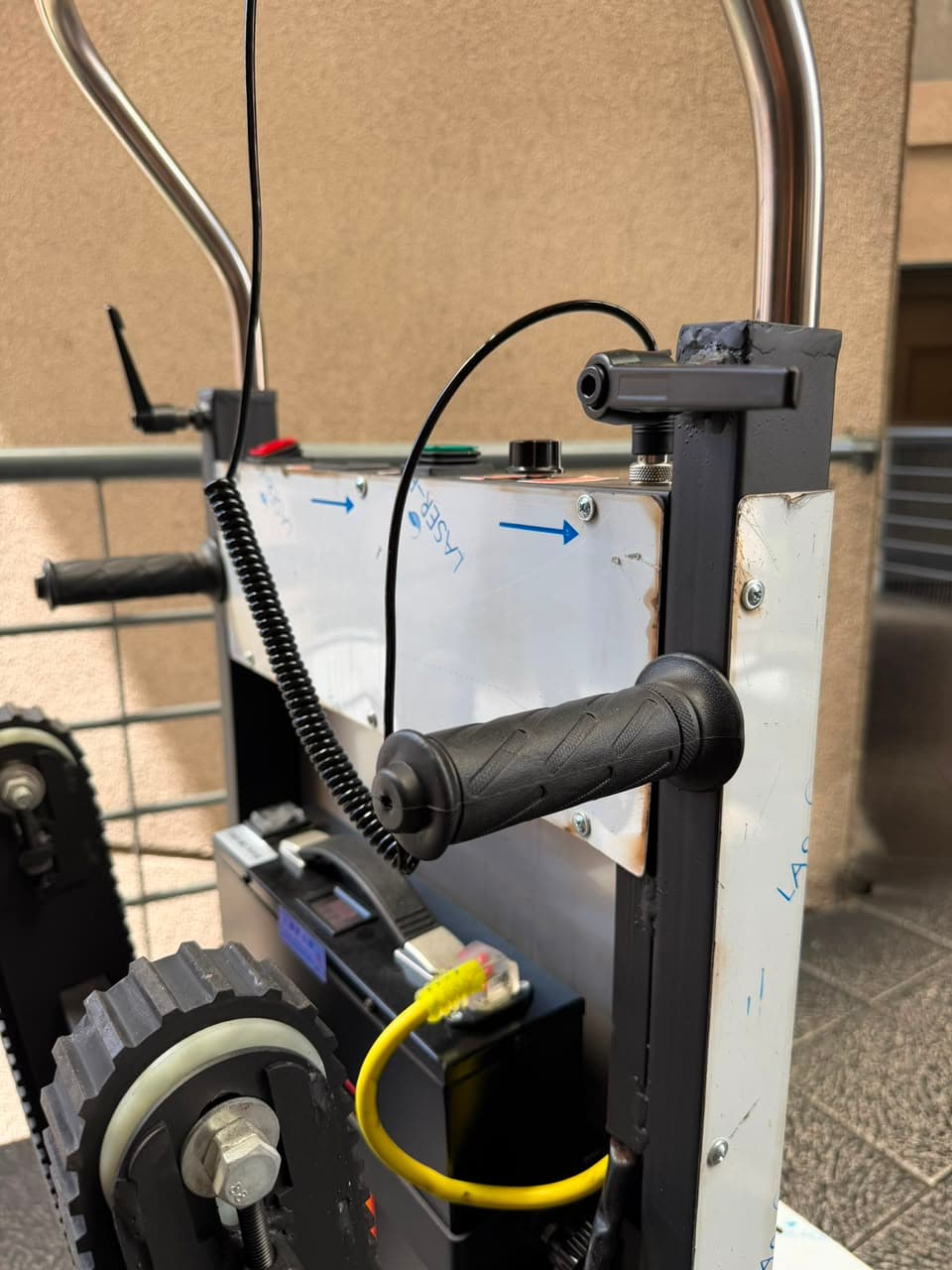 Zynetic Climber 300 plataforma desplegada frontal