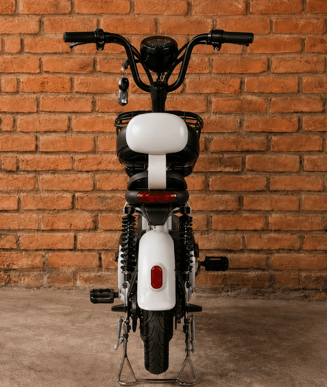 Zynetic Reno blanca vista trasera con luz de freno LED